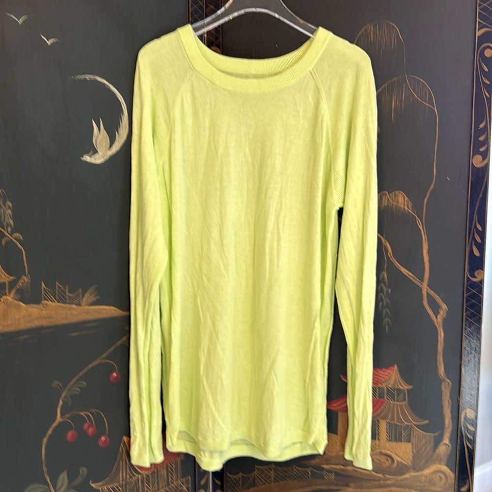 Lululemon women’s acrylic chartreuse long crewneck sweater size large